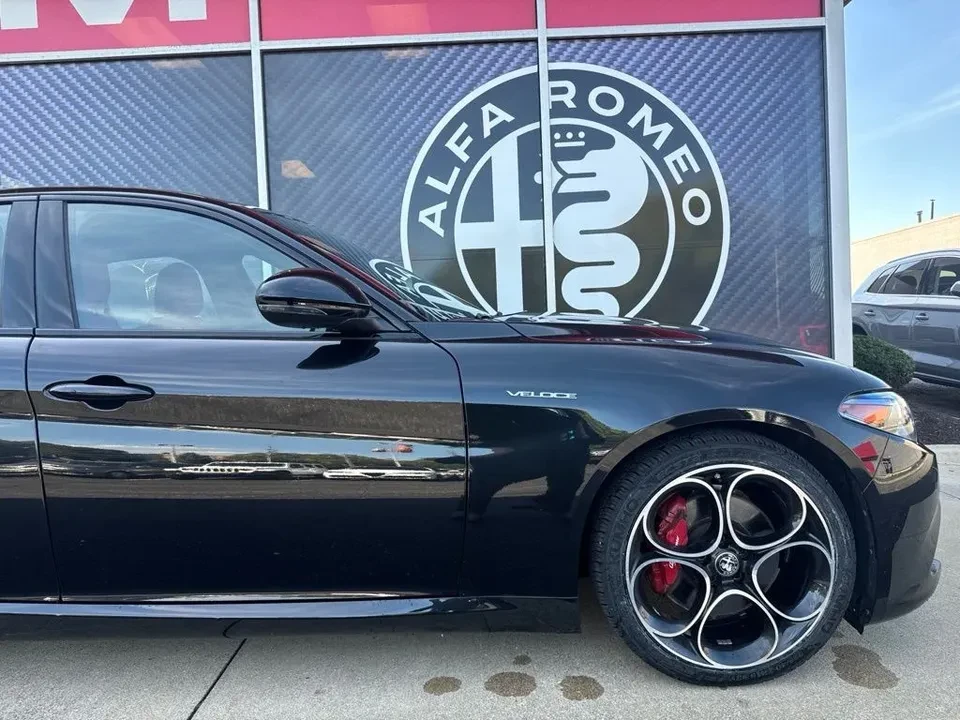 2023 Alfa Romeo Giulia - Image 4 of 20