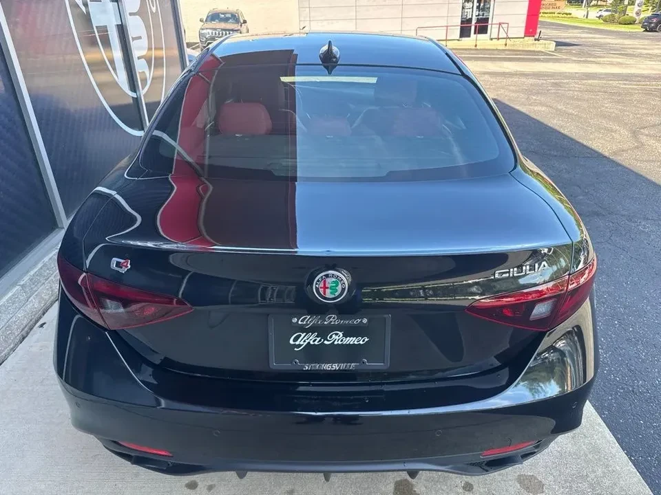 2023 Alfa Romeo Giulia - Image 6 of 20