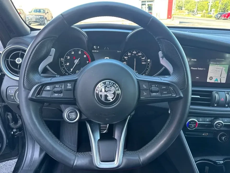 2023 Alfa Romeo Giulia - Image 14 of 20
