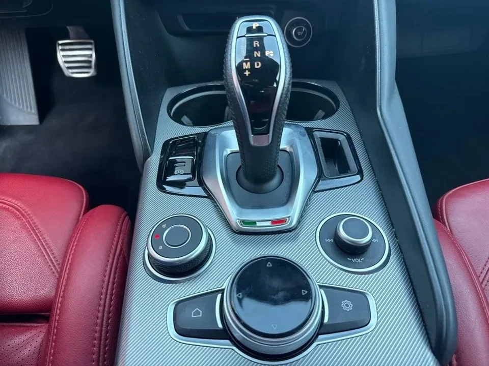 2023 Alfa Romeo Giulia - Image 16 of 20