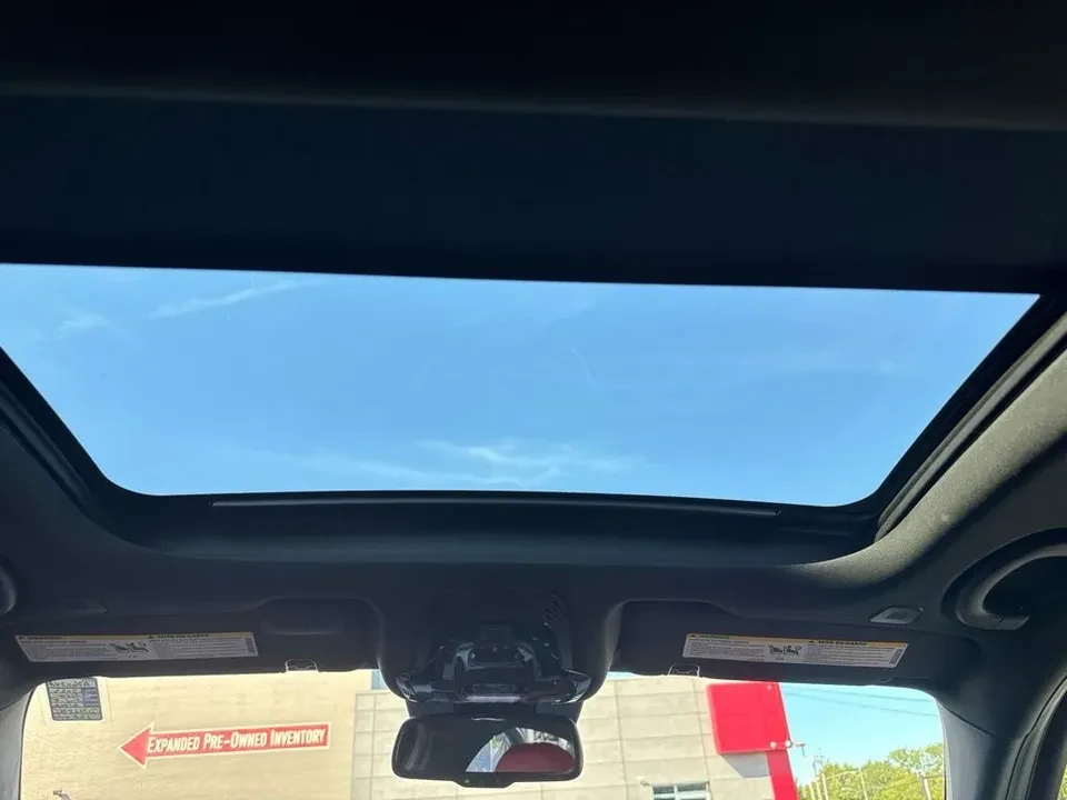 2023 Alfa Romeo Giulia - Image 17 of 20