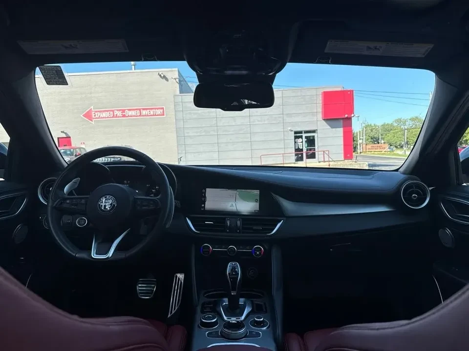 2023 Alfa Romeo Giulia - Image 13 of 20
