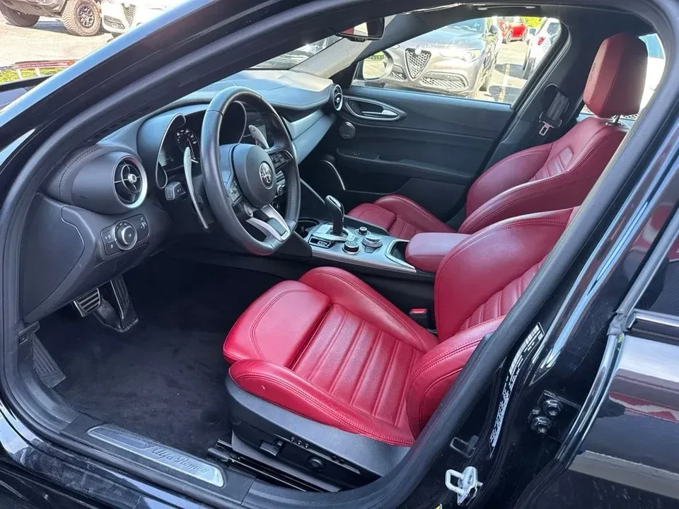 2023 Alfa Romeo Giulia - Image 11 of 20