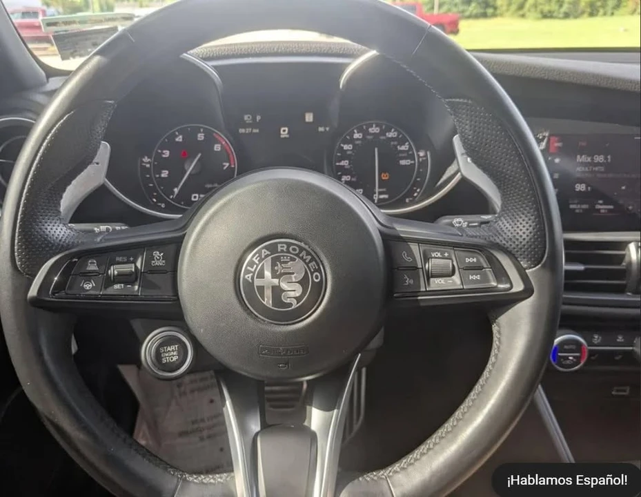 2023 Alfa Romeo Giulia - Image 6 of 11