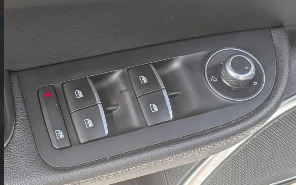 2023 Alfa Romeo Giulia - Image 5 of 11