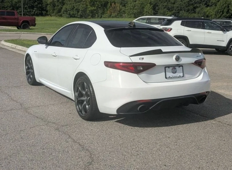 2023 Alfa Romeo Giulia - Image 3 of 11