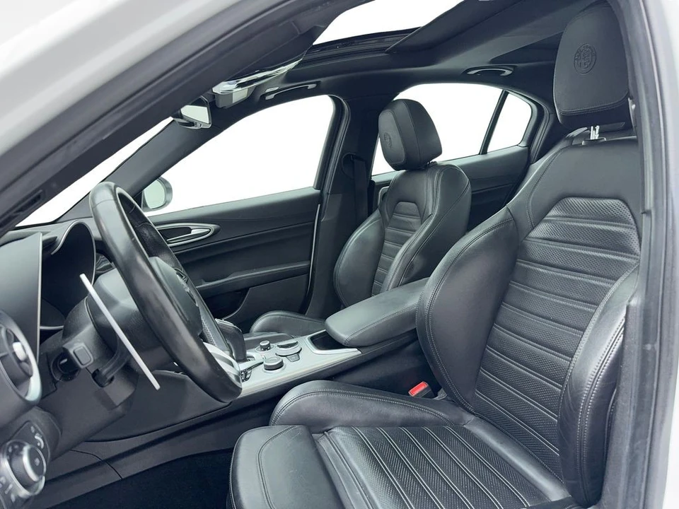 2023 Alfa Romeo Giulia - Image 21 of 21
