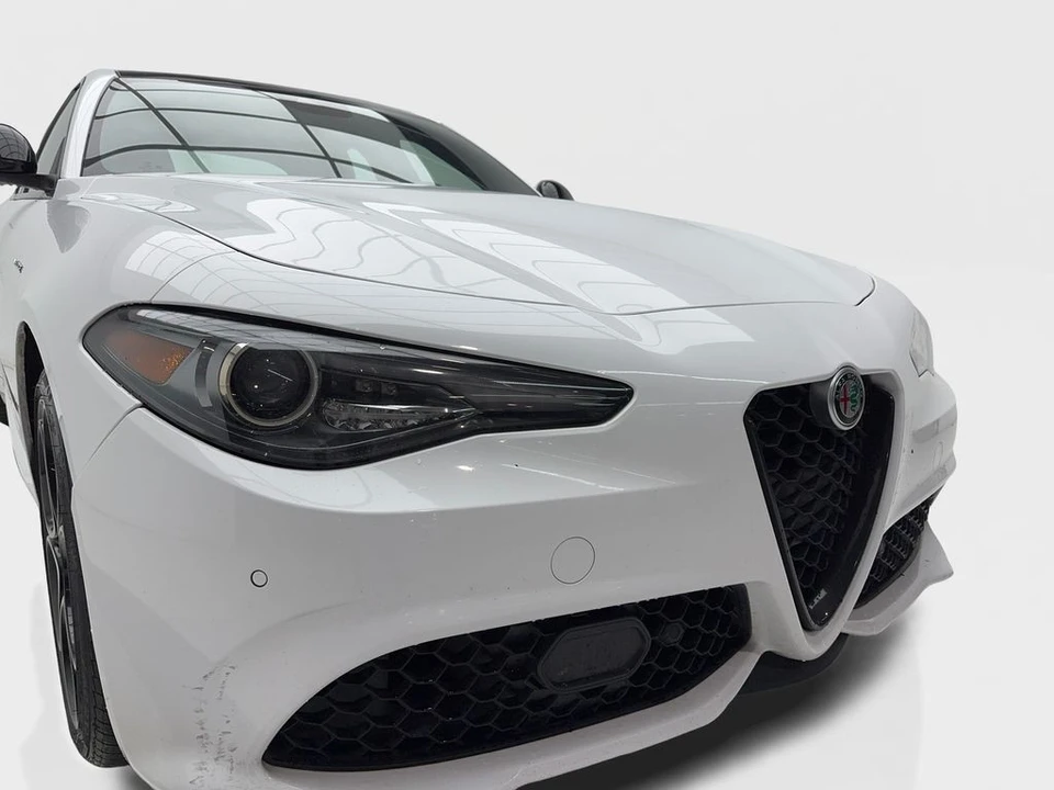 2023 Alfa Romeo Giulia - Image 3 of 21