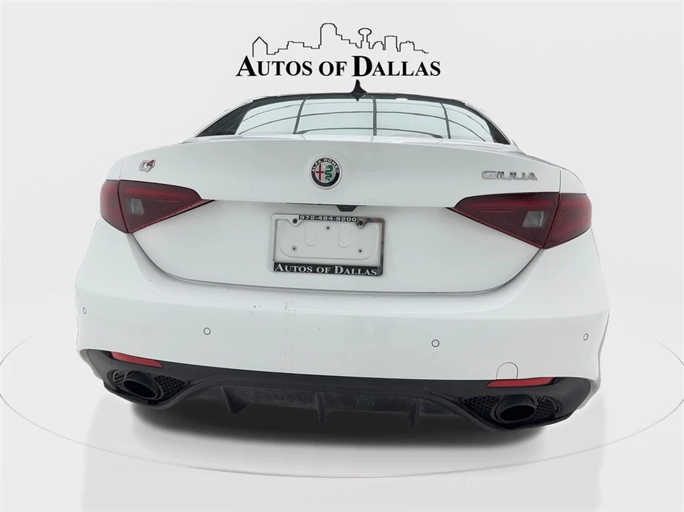 2023 Alfa Romeo Giulia - Image 10 of 12