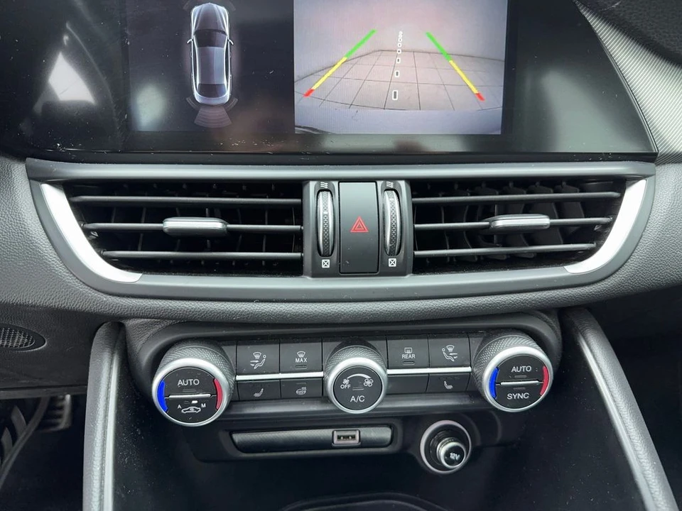 2023 Alfa Romeo Giulia - Image 19 of 21