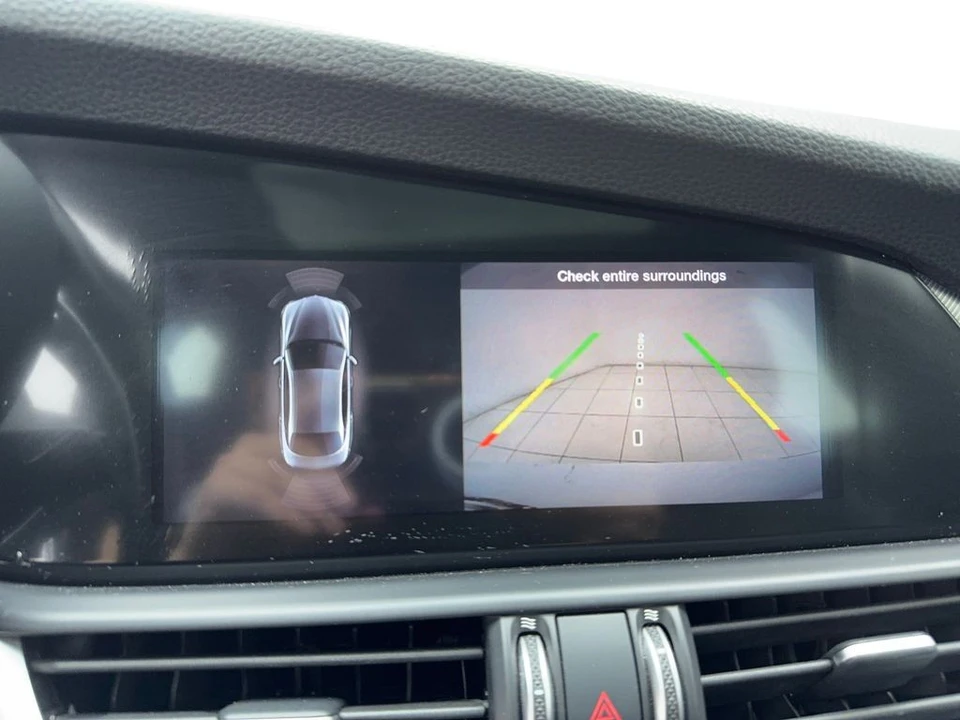 2023 Alfa Romeo Giulia - Image 18 of 21