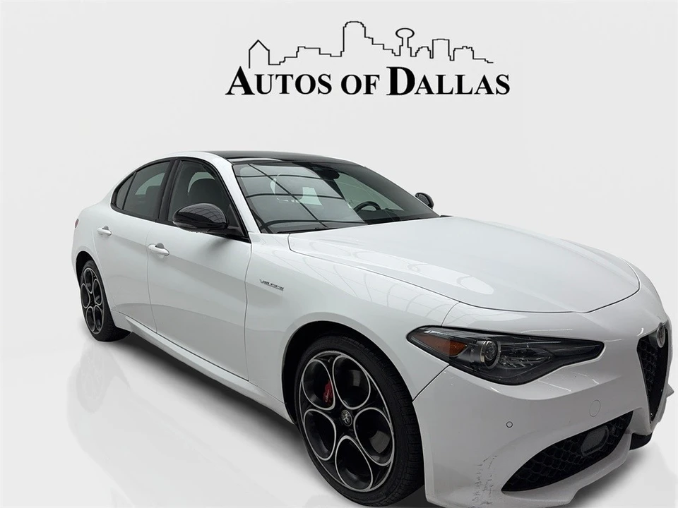 2023 Alfa Romeo Giulia - Image 2 of 12
