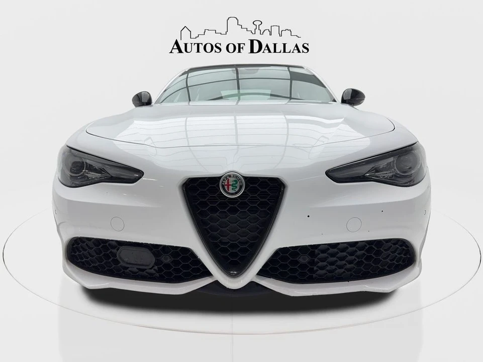 2023 Alfa Romeo Giulia - Image 4 of 21