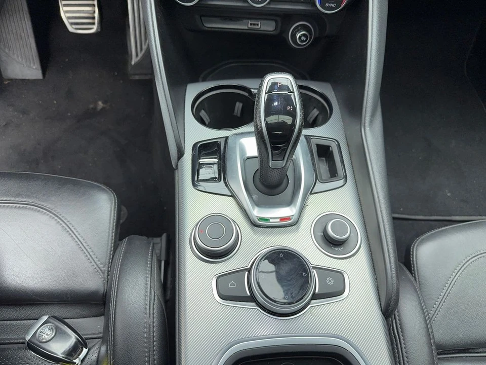 2023 Alfa Romeo Giulia - Image 20 of 21