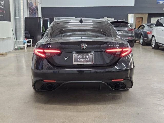 2023 Alfa Romeo Giulia - Image 5 of 15