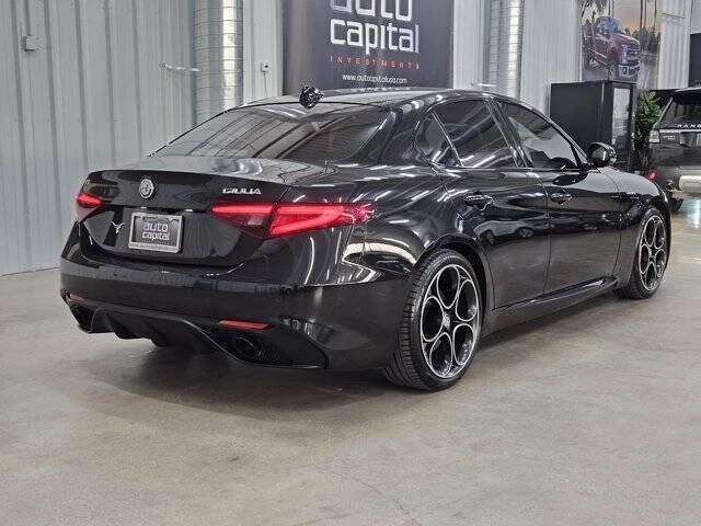 2023 Alfa Romeo Giulia - Image 6 of 15