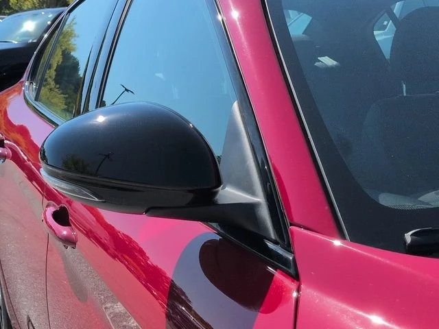 2023 Alfa Romeo Giulia - Image 10 of 19