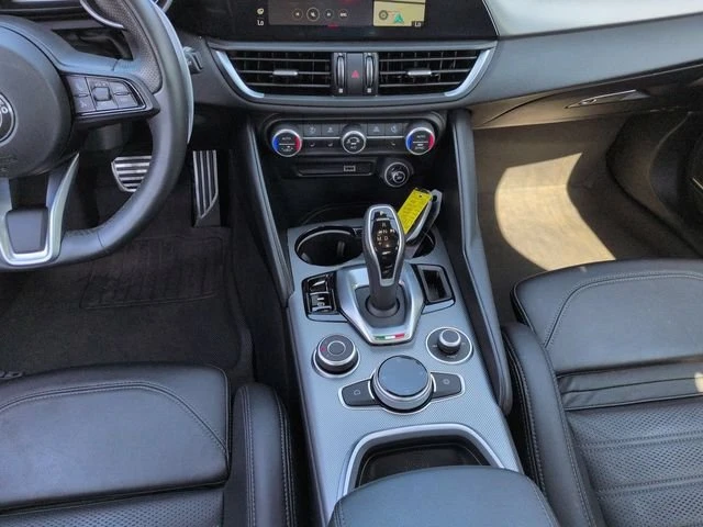2023 Alfa Romeo Giulia - Image 17 of 19