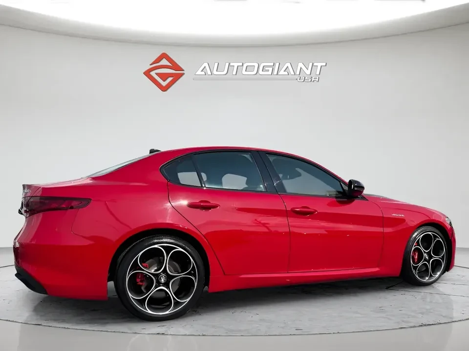 2023 Alfa Romeo Giulia - Image 8 of 20