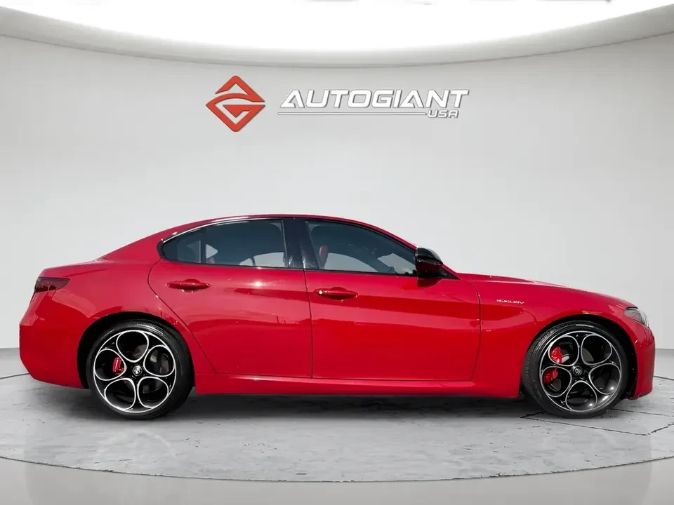 2023 Alfa Romeo Giulia - Image 9 of 20