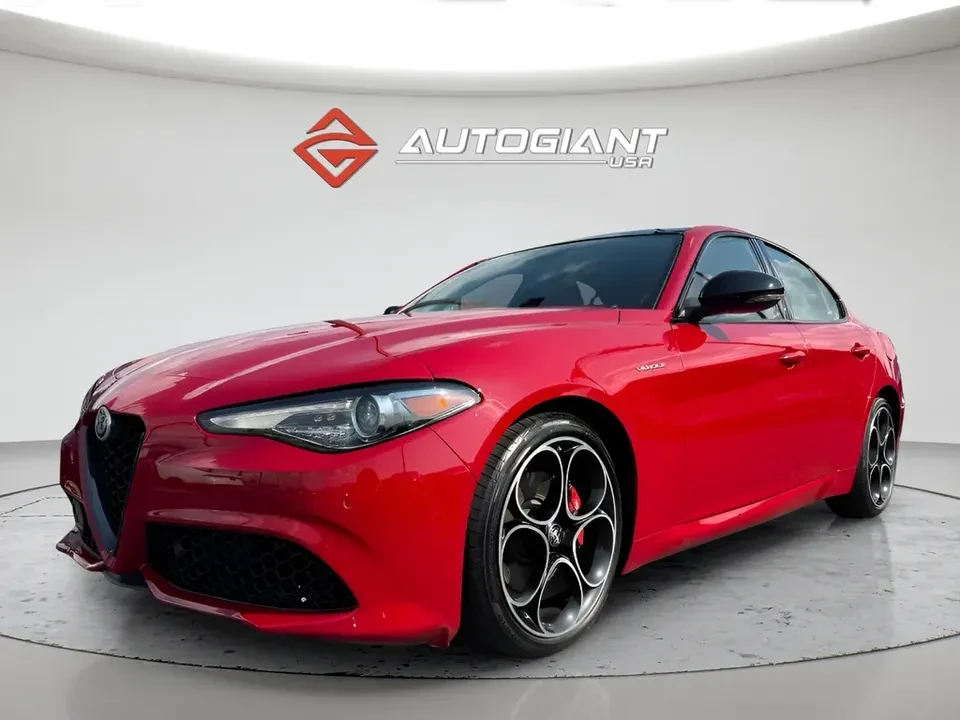 2023 Alfa Romeo Giulia - Image 14 of 20