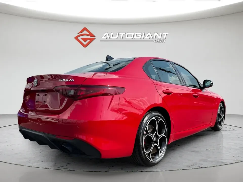 2023 Alfa Romeo Giulia - Image 7 of 20
