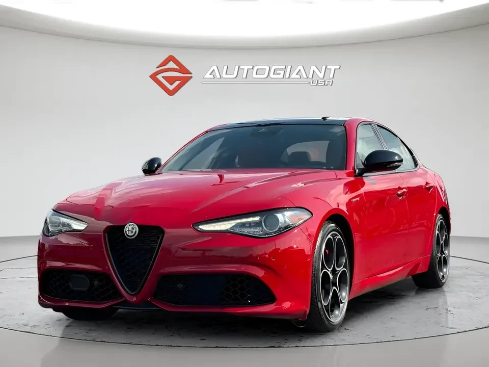 2023 Alfa Romeo Giulia - Image 13 of 20