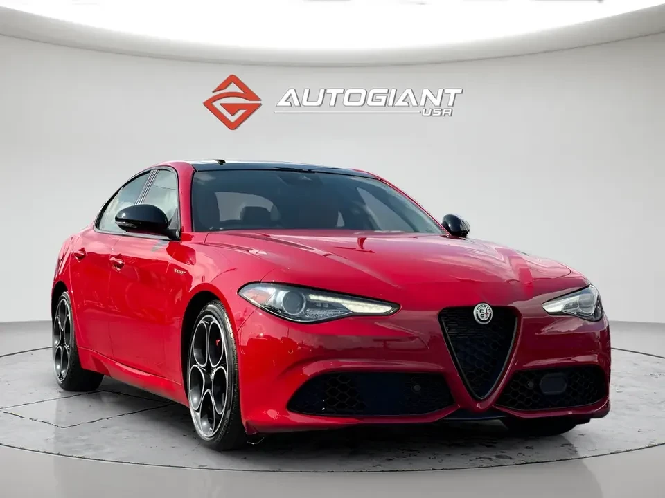 2023 Alfa Romeo Giulia - Image 11 of 20