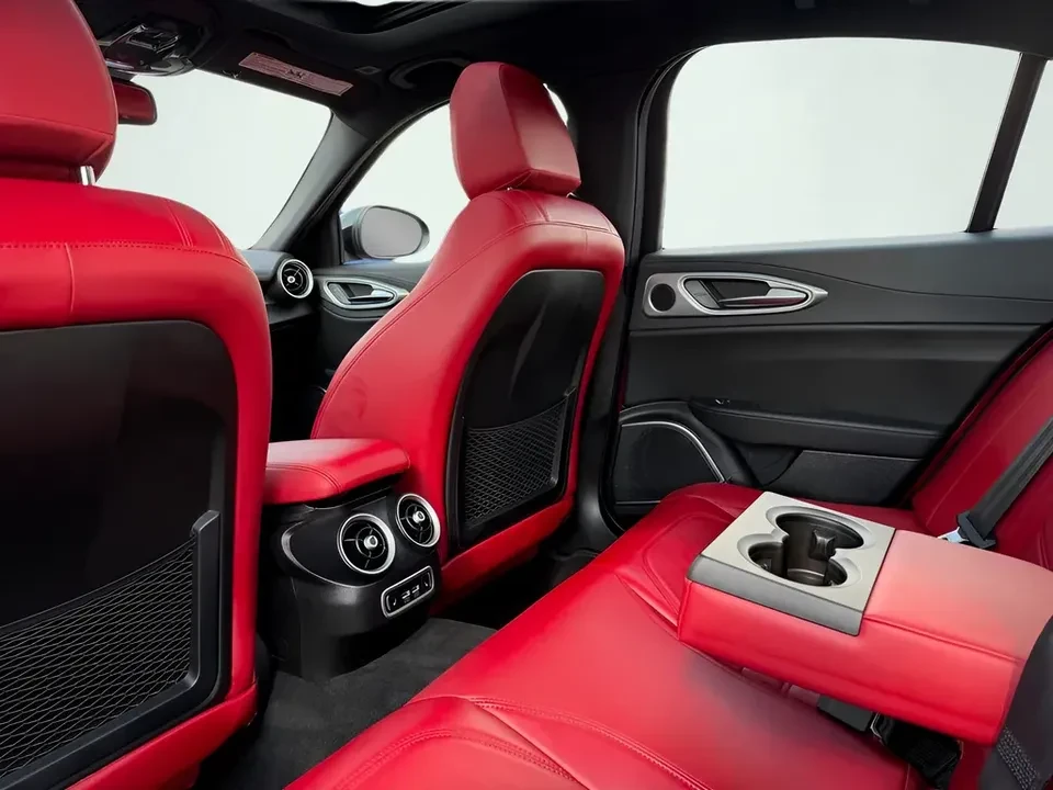 2023 Alfa Romeo Giulia - Image 19 of 20