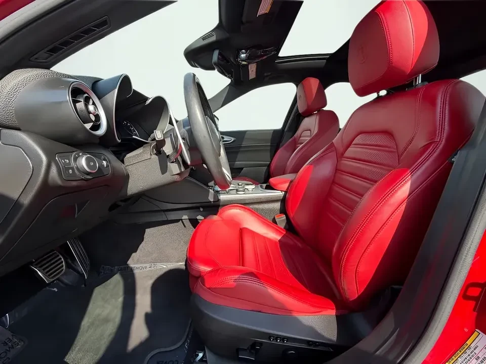 2023 Alfa Romeo Giulia - Image 16 of 20