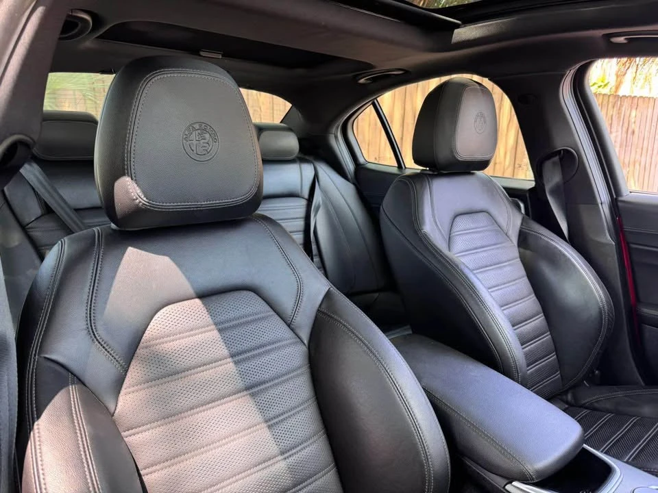 2023 Alfa Romeo Giulia - Image 10 of 12
