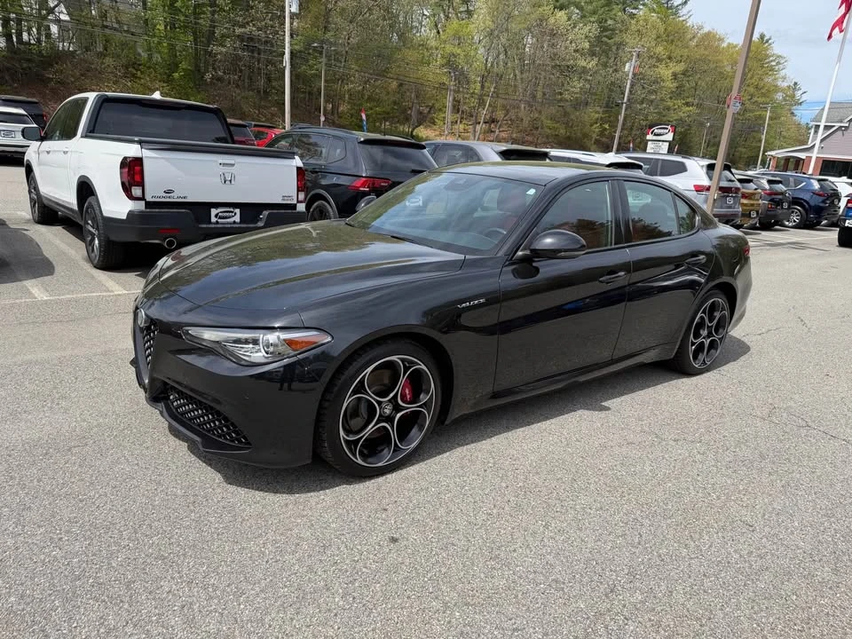2023 Alfa Romeo Giulia - Image 17 of 18
