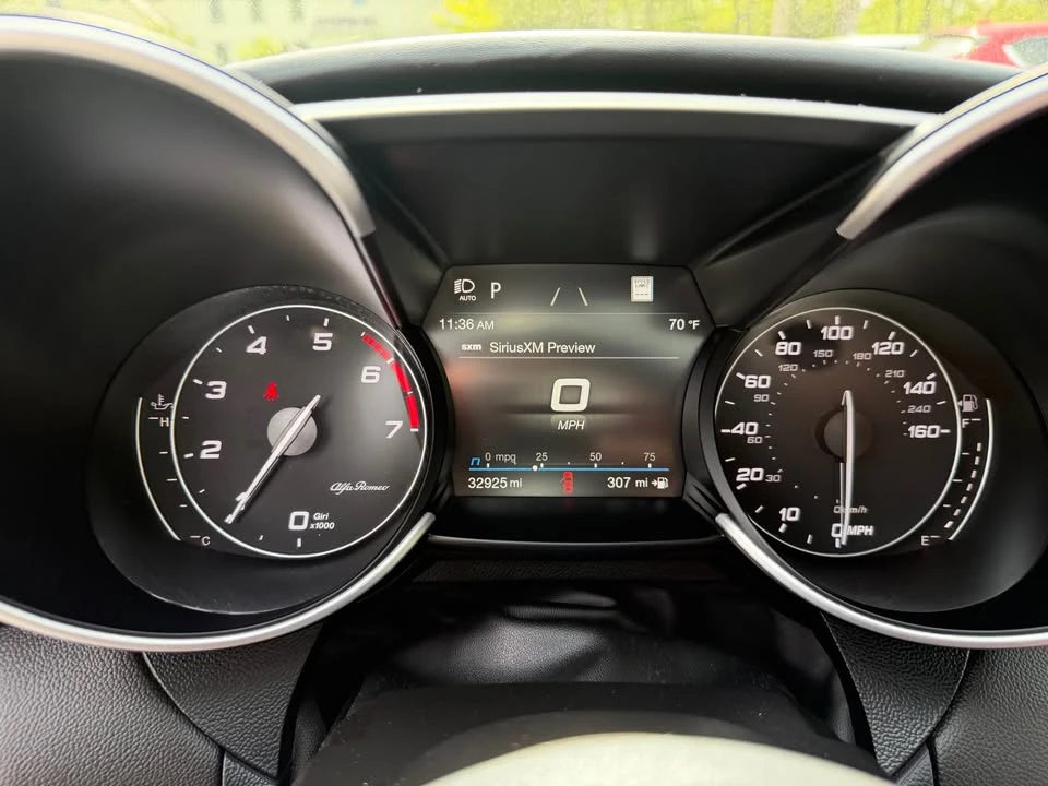 2023 Alfa Romeo Giulia - Image 13 of 18