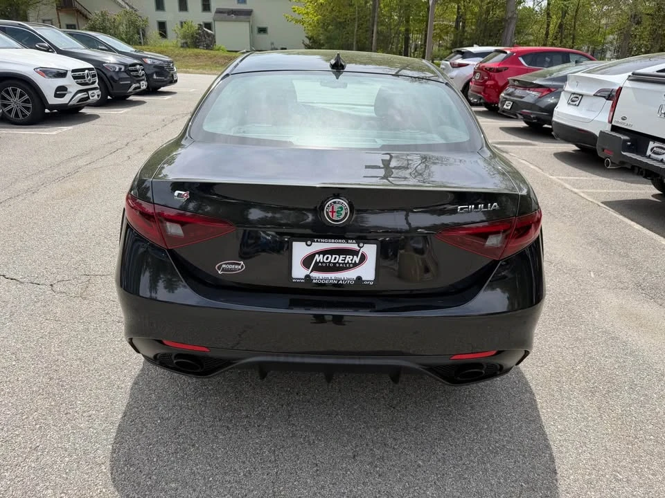 2023 Alfa Romeo Giulia - Image 4 of 18