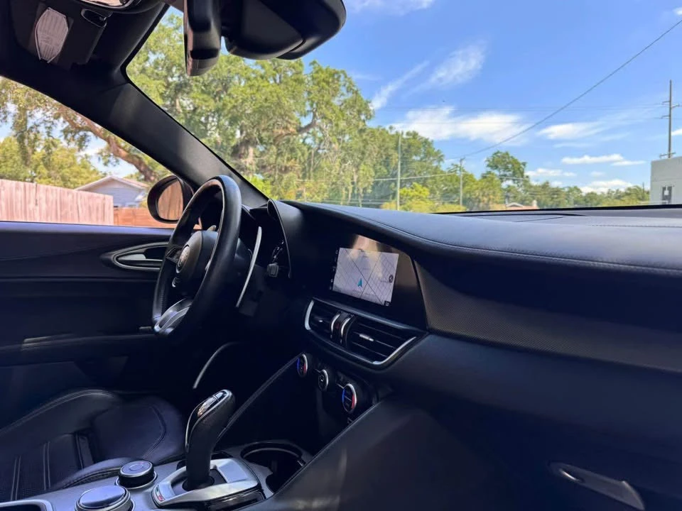 2023 Alfa Romeo Giulia - Image 9 of 12