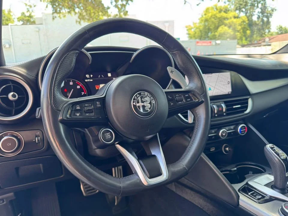 2023 Alfa Romeo Giulia - Image 7 of 12