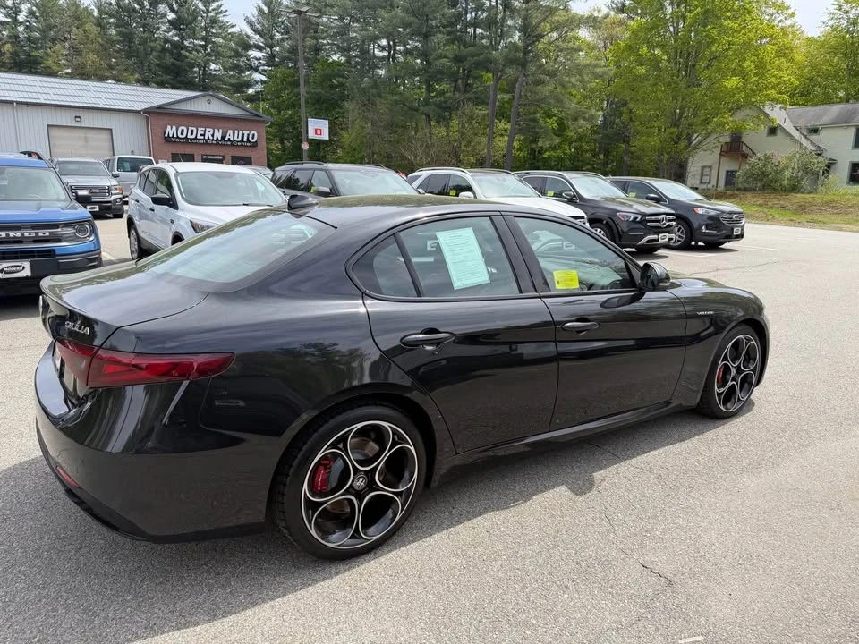 2023 Alfa Romeo Giulia - Image 3 of 18