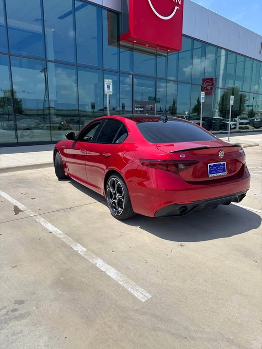 2023 Alfa Romeo Giulia - Image 3 of 10
