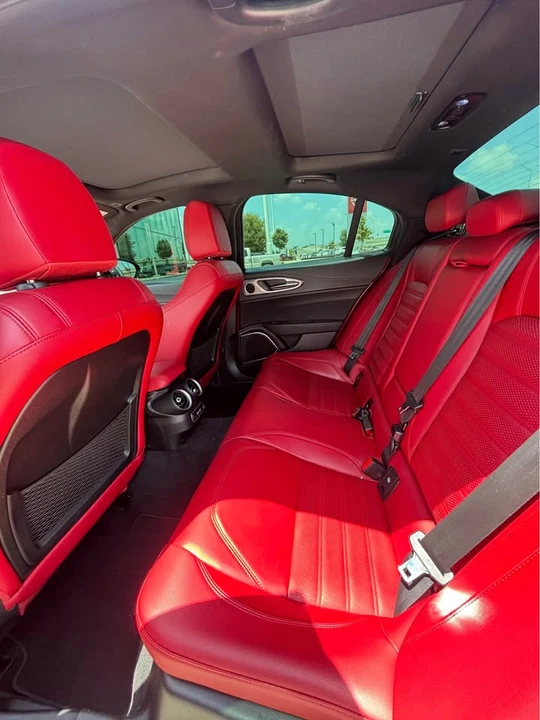2023 Alfa Romeo Giulia - Image 9 of 10