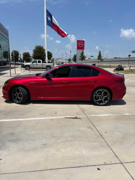 2023 Alfa Romeo Giulia - Image 2 of 10