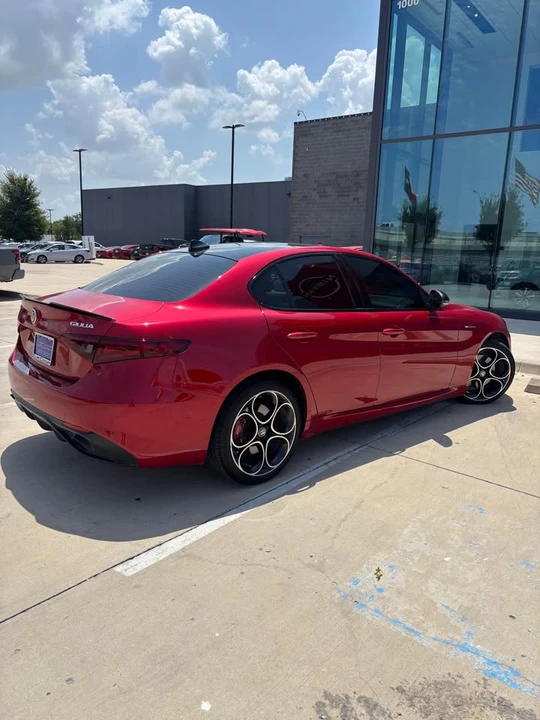 2023 Alfa Romeo Giulia - Image 4 of 10