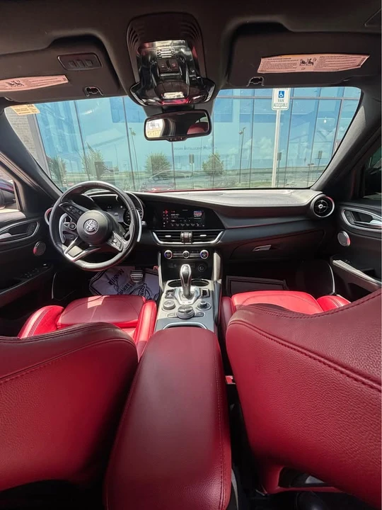2023 Alfa Romeo Giulia - Image 8 of 10