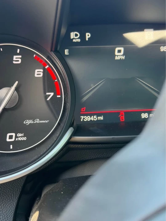 2023 Alfa Romeo Giulia - Image 5 of 12