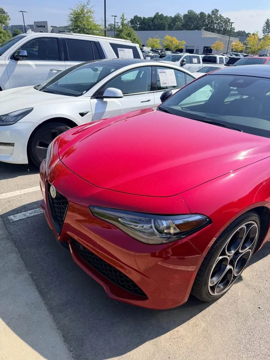 2023 Alfa Romeo Giulia - Image 2 of 4
