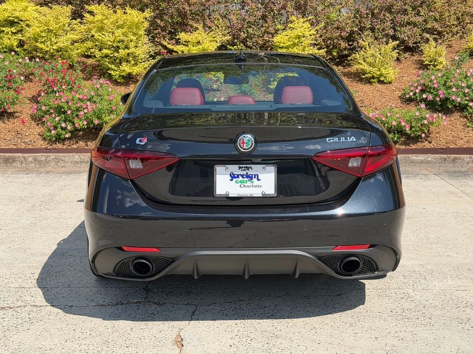 2023 Alfa Romeo Giulia - Image 5 of 31