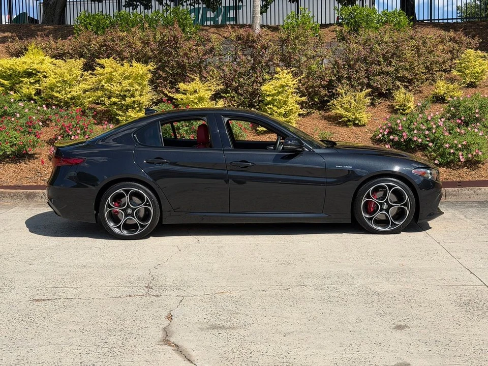 2023 Alfa Romeo Giulia - Image 2 of 31