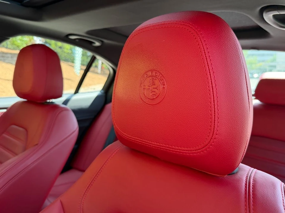 2023 Alfa Romeo Giulia - Image 30 of 31