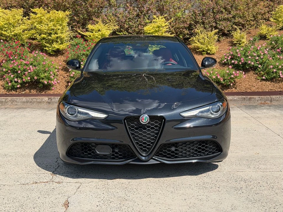 2023 Alfa Romeo Giulia - Image 9 of 31