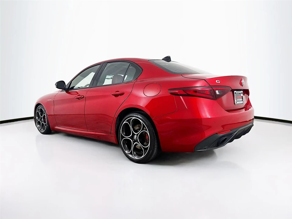 2023 Alfa Romeo Giulia - Image 5 of 21