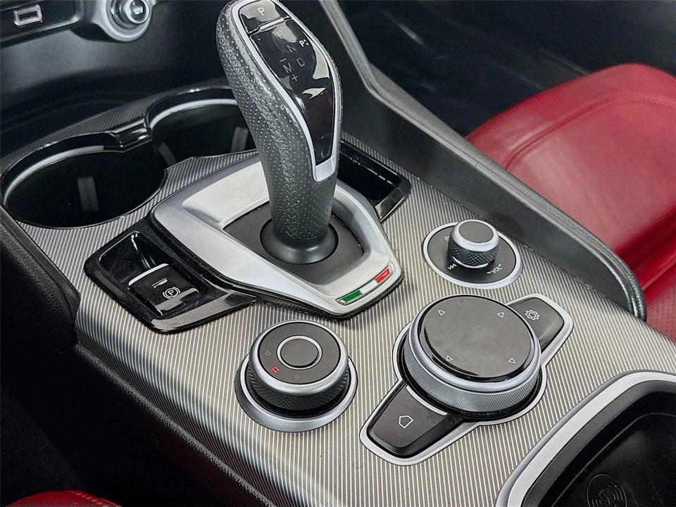 2023 Alfa Romeo Giulia - Image 17 of 21